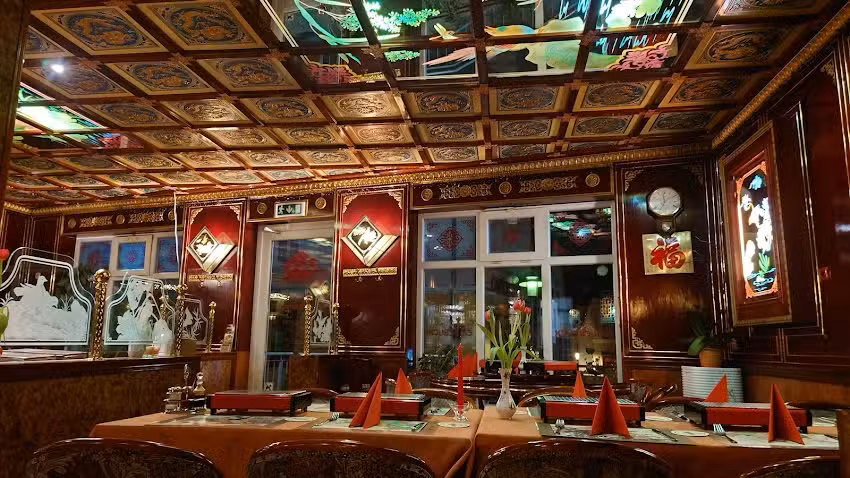 HUY HOANG Viet-Thai Restaurant