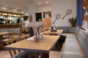 IKOS restaurant bar