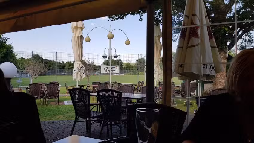 &bdquo;Im Abseits&ldquo; bei Themis