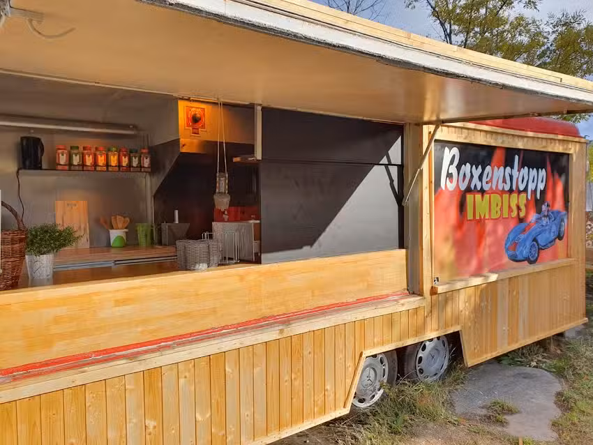 Imbiss Boxenstopp &ldquo; Unsere herzhafte Feldk&uuml;che &bdquo;
