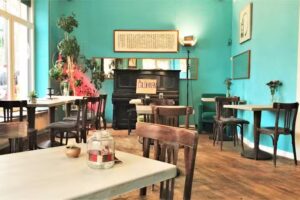 Impact &ndash; Caf&eacute; by Plastic2Beans