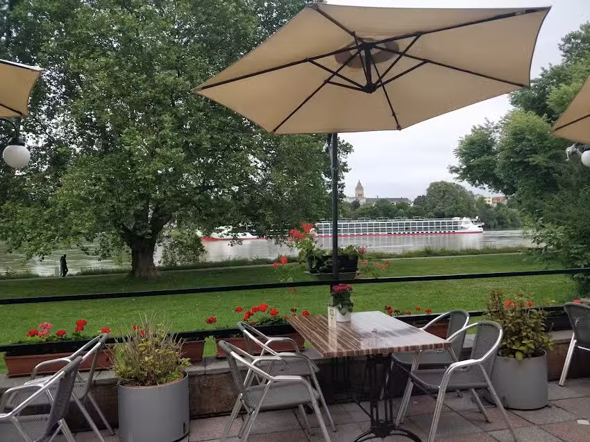 Insel Bastei am Rhein
