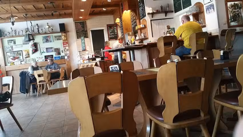 Iris Woge und Astrid Grill-Imbiss