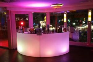 IZZY-EVENTS Die mobile Cocktailbar