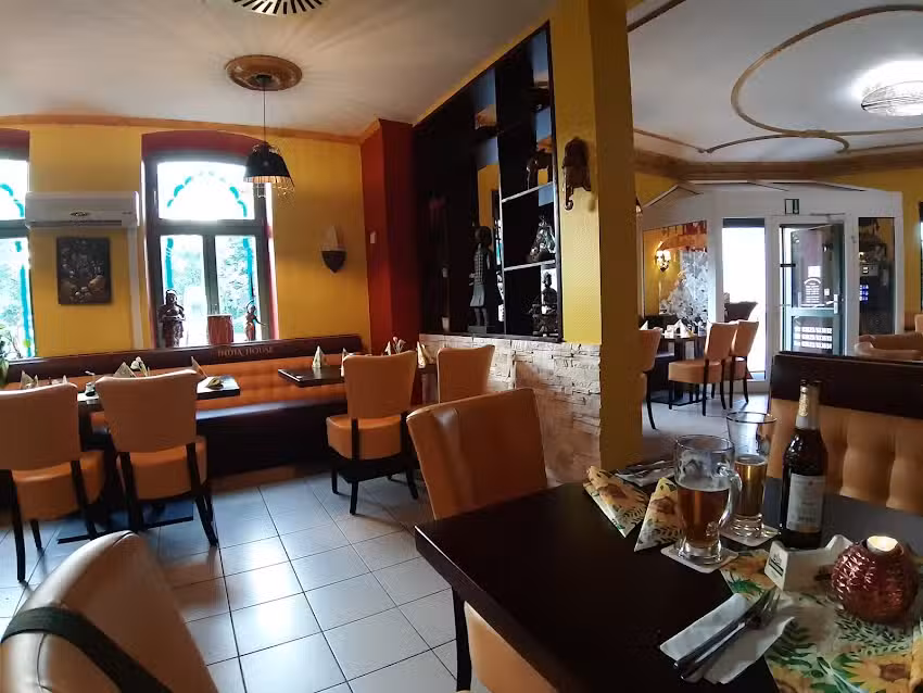 Jasmin Pizza (Restaurant India House)