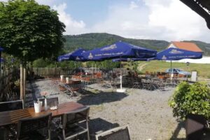 Jedermann Pop-up-Restaurant mit Biergarten