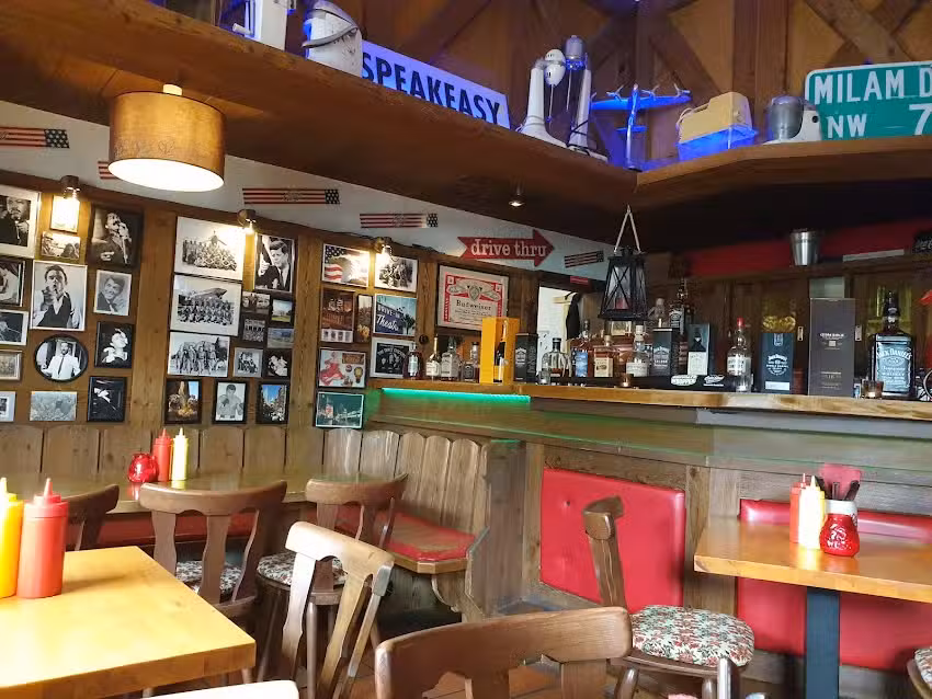 John&rsquo;s Restaurant & Bar