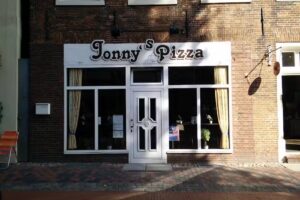 Jonny’s Pizza