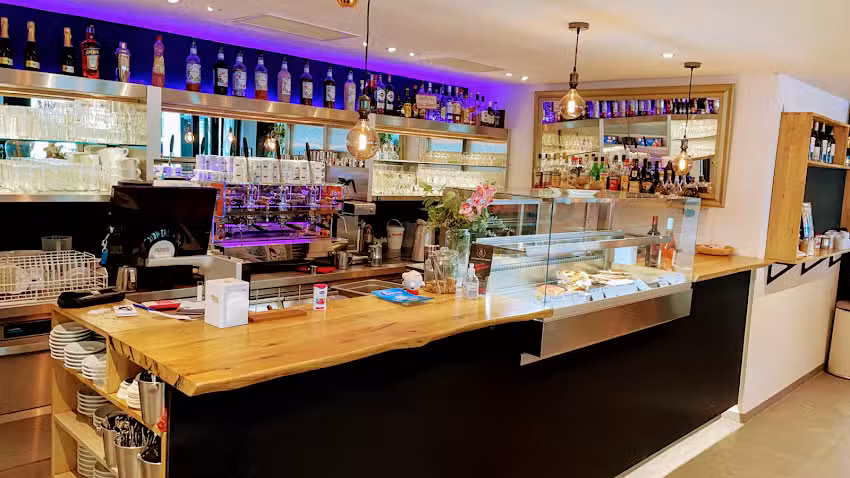 KARA&rsquo;S Espresso Bar Pizzeria