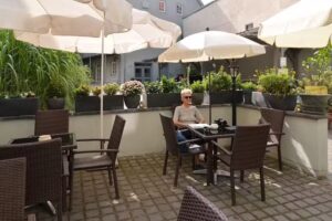 Karisma &ndash; Caf&eacute;