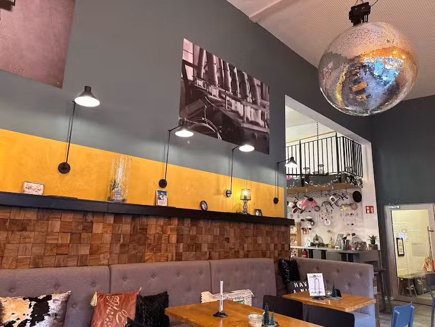Karle&acute;s Naturkost Bistro