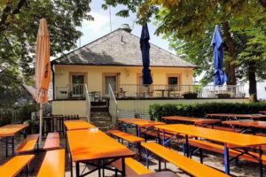 Kastaniengarten Biergarten