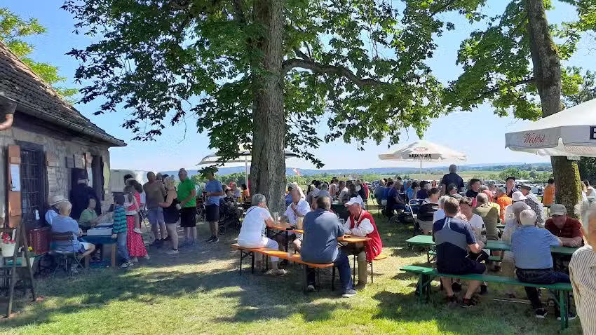 Kellerbau mit ehemaliger Waldkegelbahn