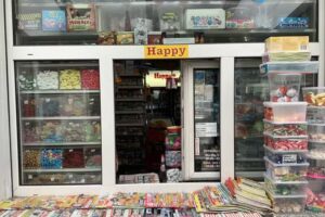 Kiosk Happy Shop