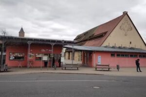 Kiosk-Imbiss am Busbahnhof