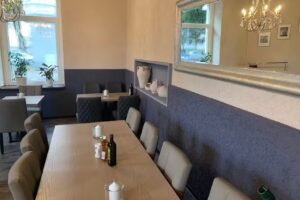 Knossos Restaurant