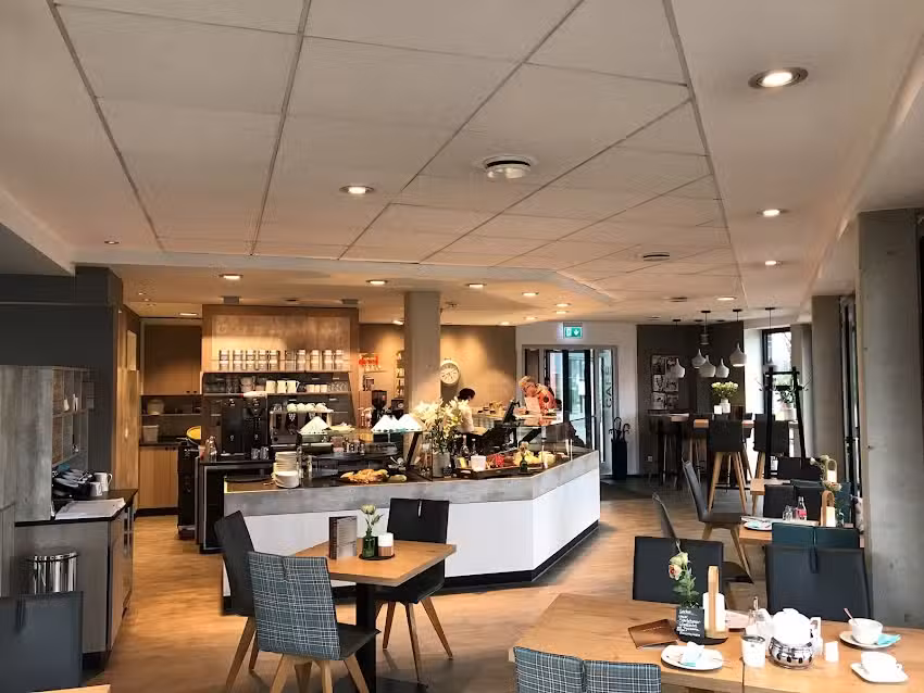 KONRADS, Cafe-Snacks-Eis