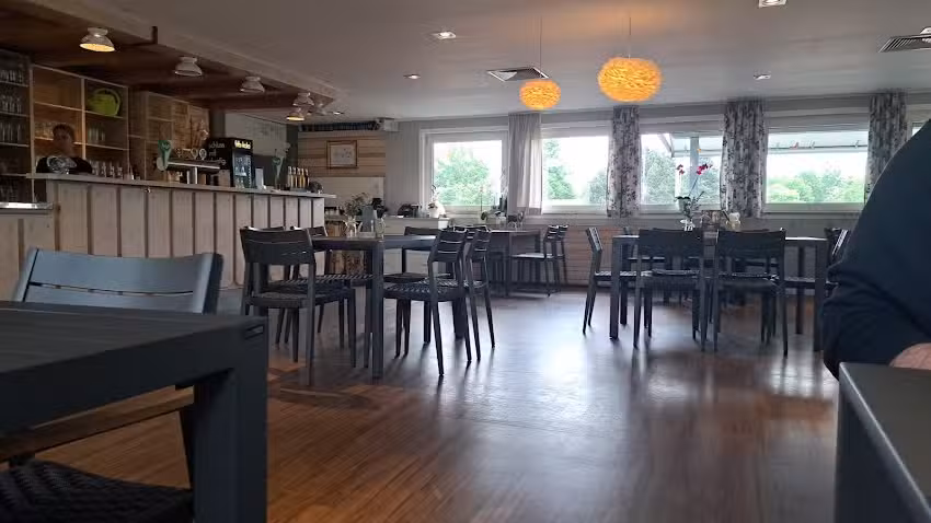 Korbflasch am Blumengarten