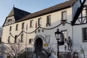 Kurf&uuml;rstliche Burggastronomie Burg Linz am Rhein