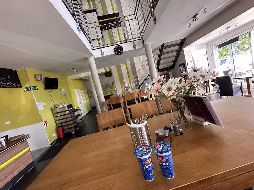 K&uuml;rshat&rsquo;s