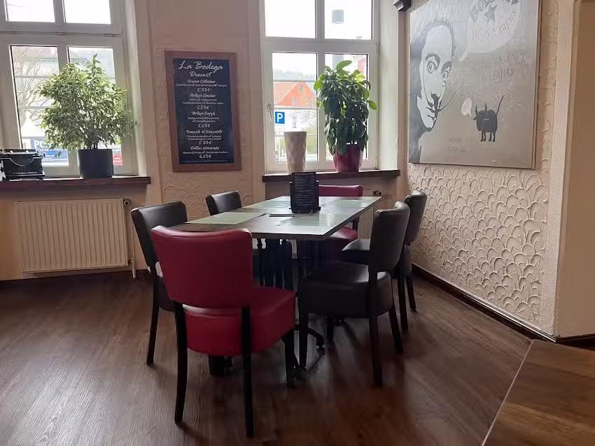 La Bodega Vino & Tapas