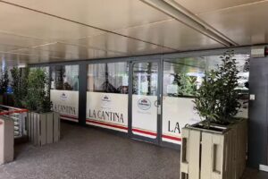 LA CANTINA