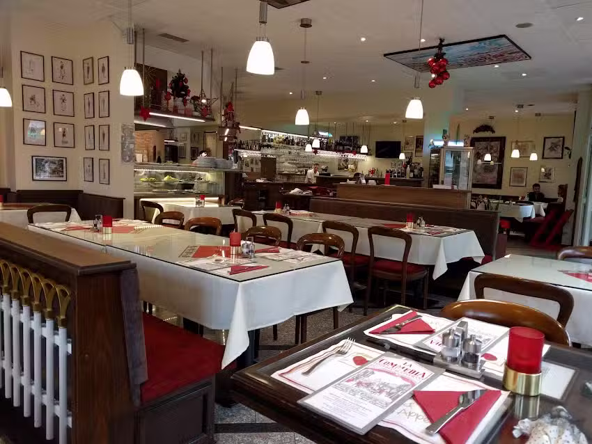 La Commedia Pizzeria Restaurant