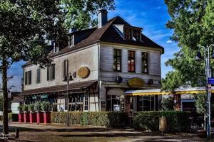 La Piazza Cafe-Osteria