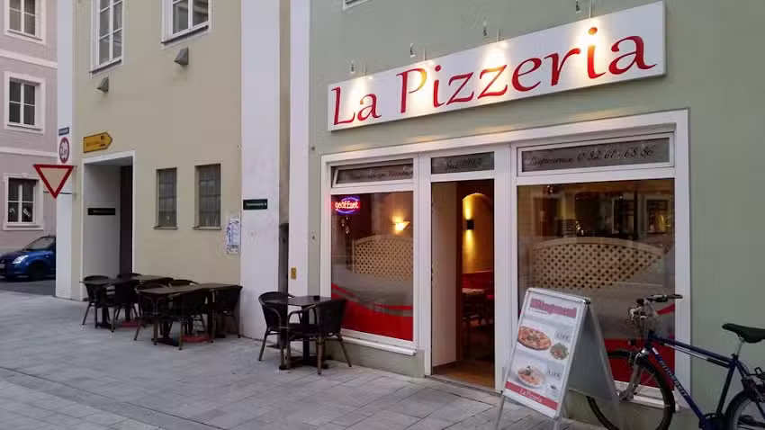 La Pizzeria