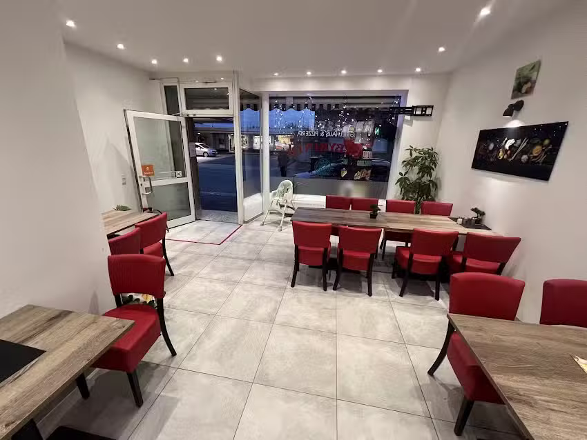 Labyrinth grill haus Pizzeria