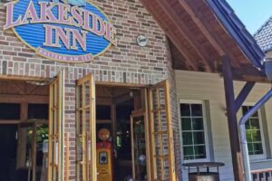 Lakeside Inn