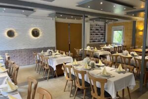 Land in Sonne bei Elena