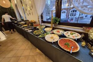 Laris Restaurant