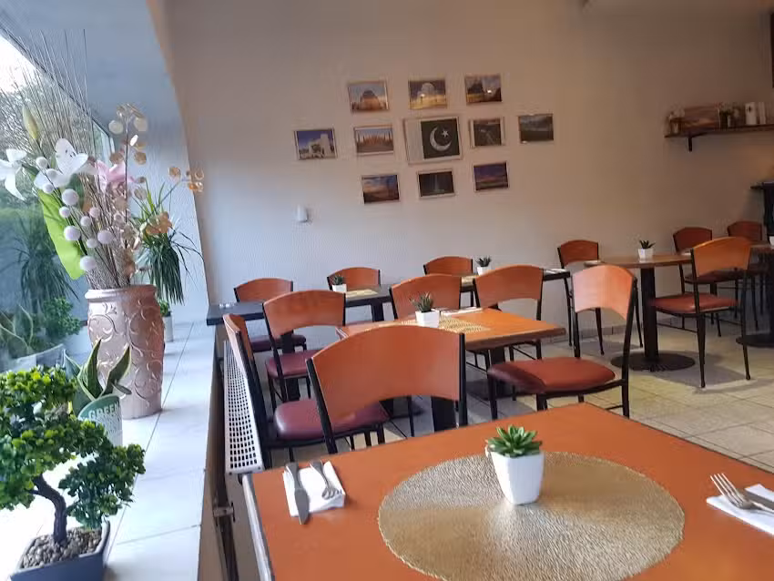 Lazzat E Pak / Pizza Casa