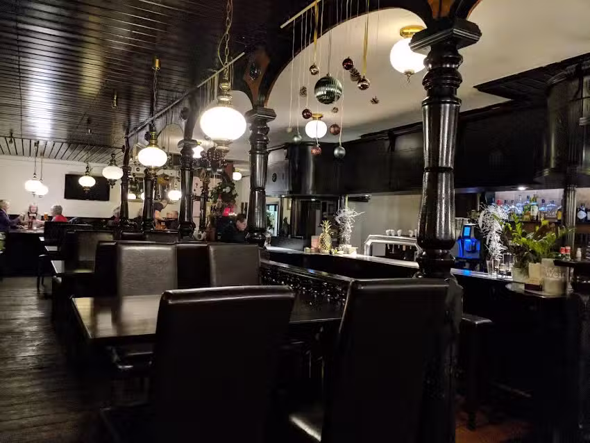 Le Bistro