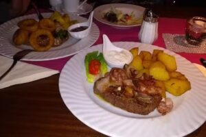 Le Bistro