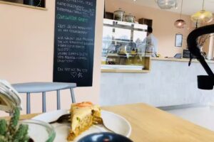 Le Moine Bistro