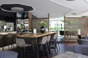 Le Pavillon Restaurant & Caf&eacute;