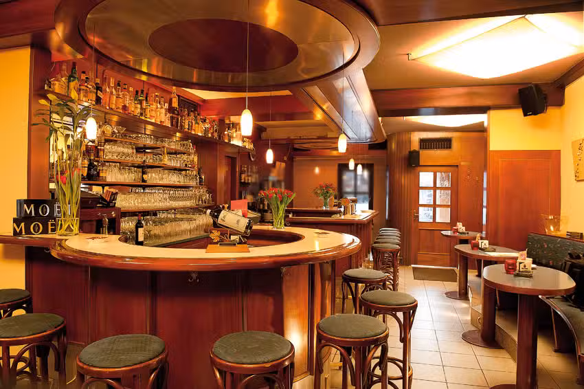 LE Populair Restaurant Bar Cafe