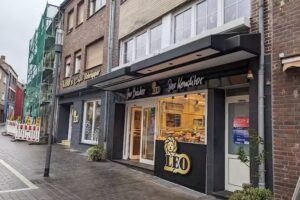Leo’s Cafe Schrapper