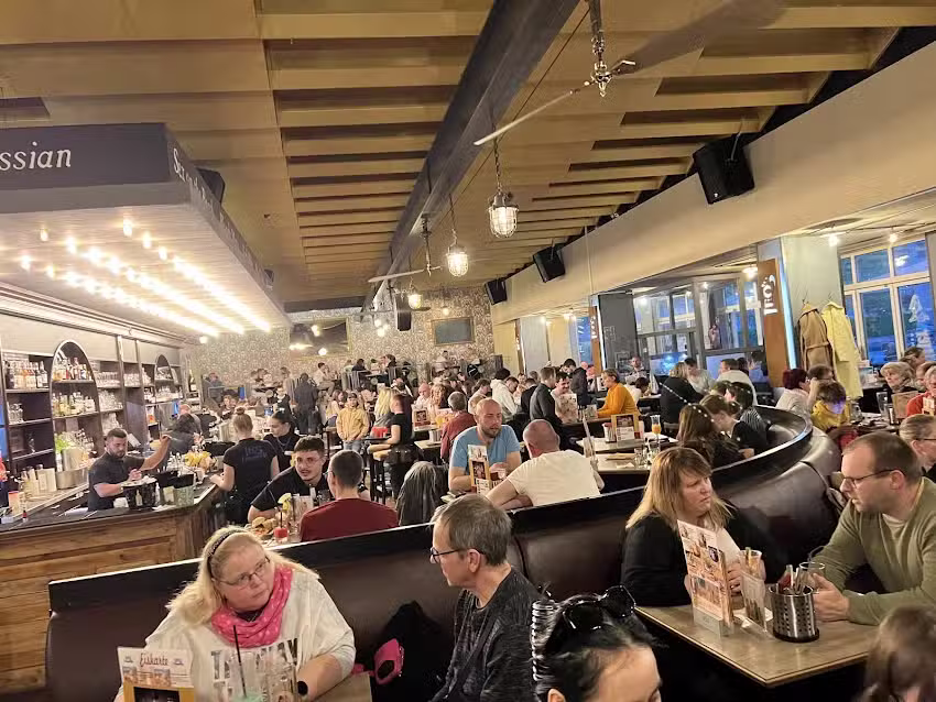 Leos Brasserie
