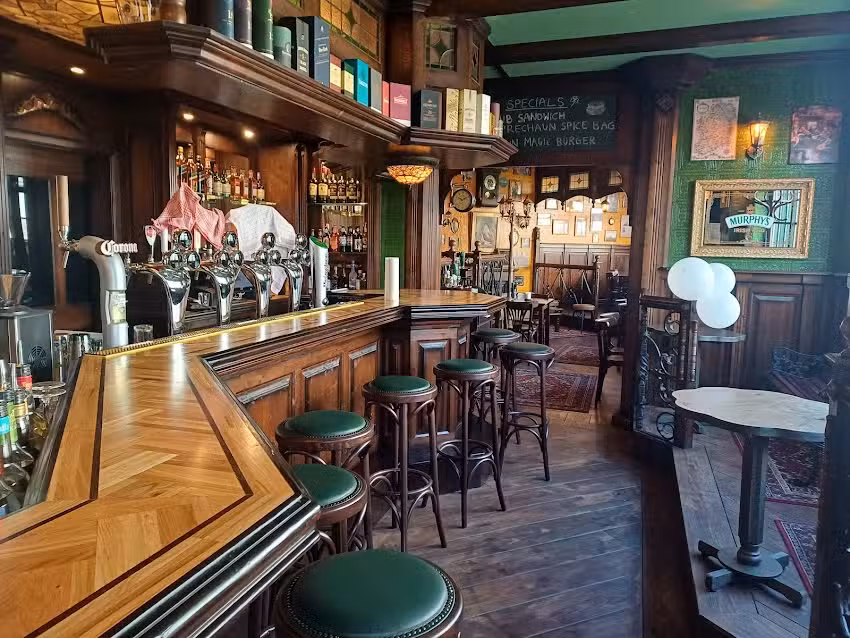 Leprechaun Irish Pub & Kitchen