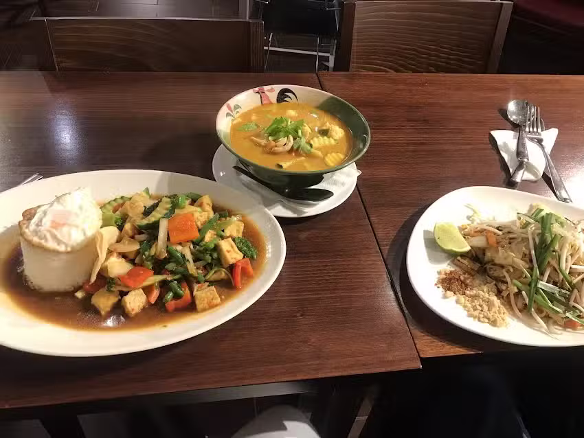 Likhit&rsquo;s Thai Food & Sushi