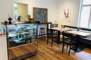 Lisbeth &ndash; caff&egrave;, aperitivo & cultura