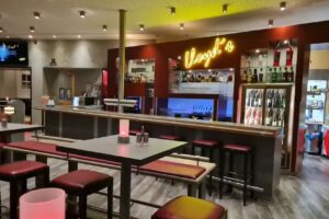 Lloyd’s Restaurant