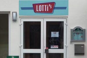Lotti’s Bar und Grill