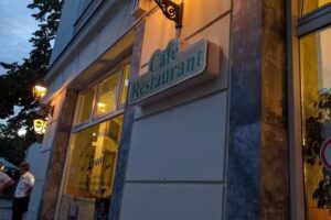 Louis Caf&eacute;-Restaurant