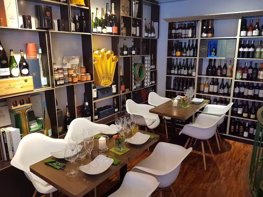 Lounge 1 &ndash; The Place To Be