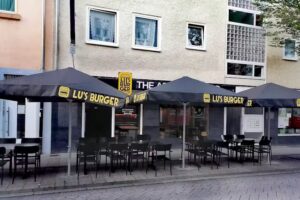 LU’S BURGER