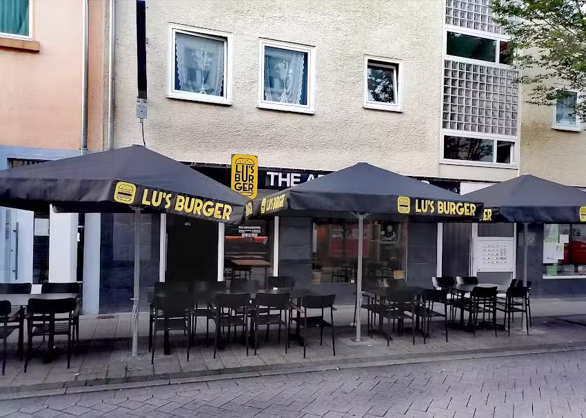 LU&rsquo;S BURGER